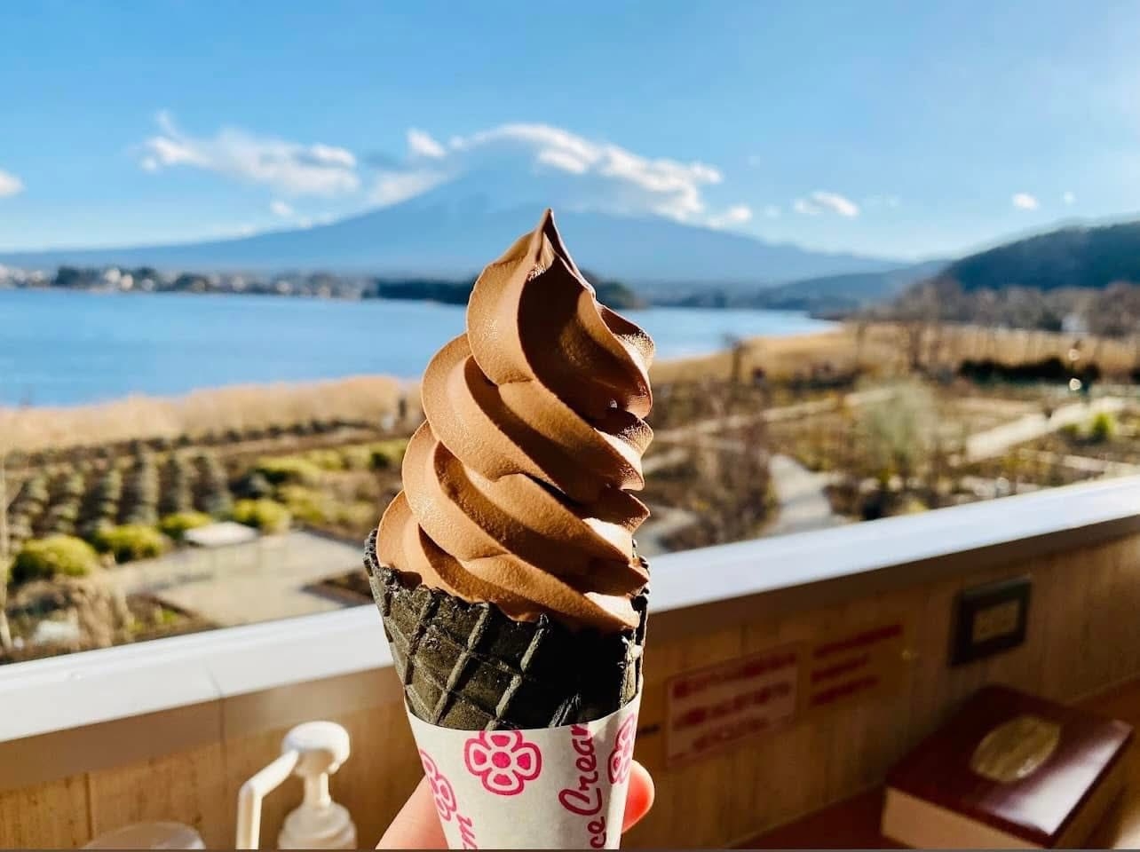 Quán cafe & kem view Núi Phú Sĩ tại Kawaguchiko