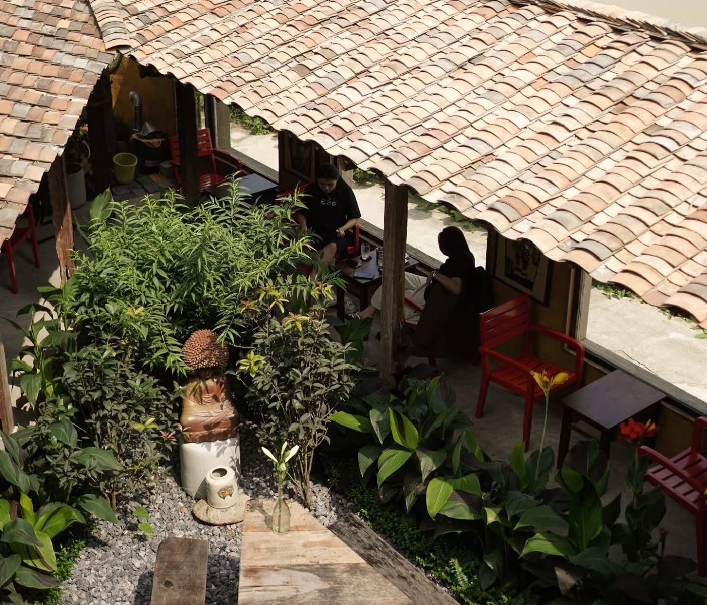 DIEUHOUSE BAR & CAFE – QUÁN CÀ PHÊ MANG PHONG CÁCH KIẾN TRÚC VIỆT BÊN SÔNG HỒNG