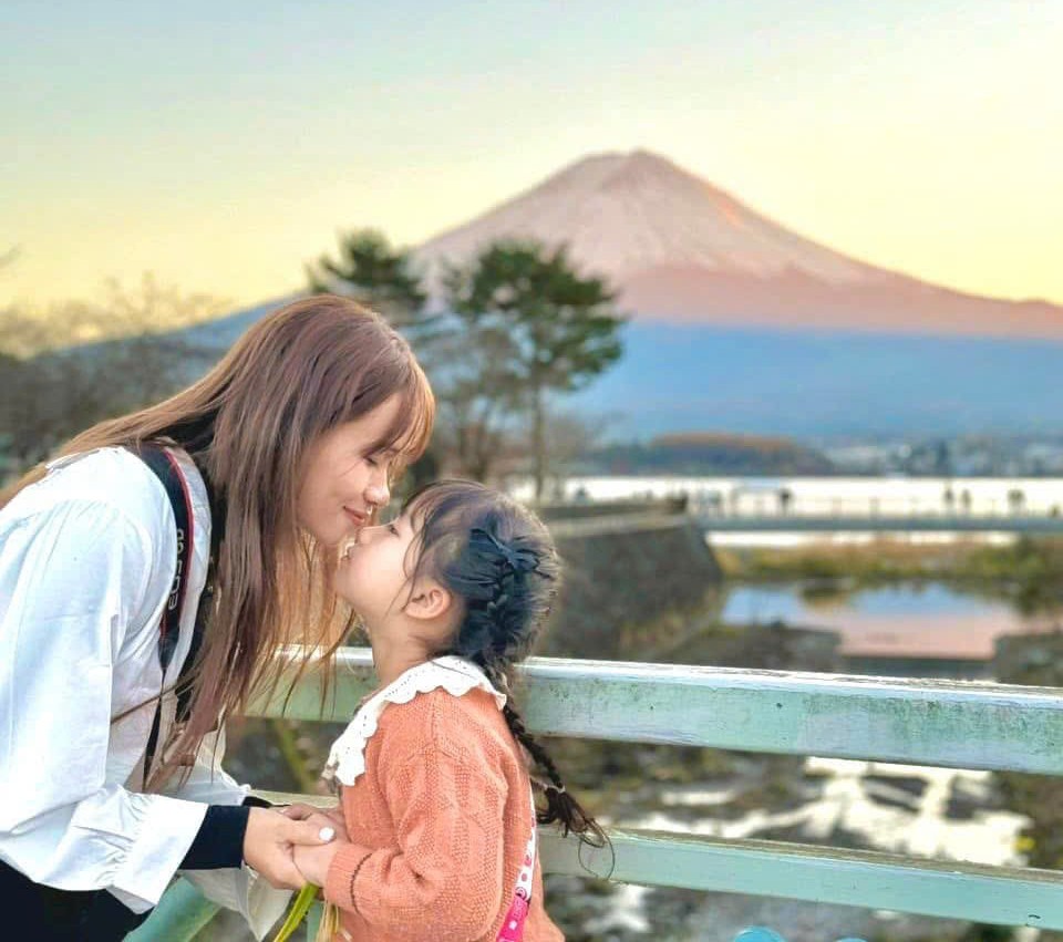 Phú Sỹ rực rỡ nắng vàng – Thời điểm lý tưởng để lên đường