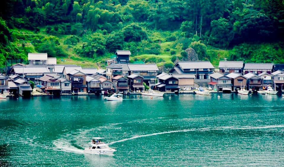 Vịnh Ine-điểm đến không thể bỏ qua cho những tín đồ yêu thích du lịch.